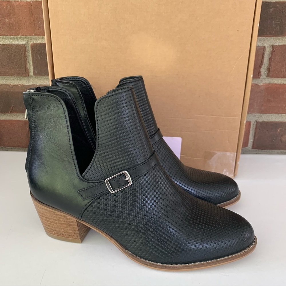 Journee Collection Womens Shaw Black Leather Ankle Boots Shoes US 7 M NEW